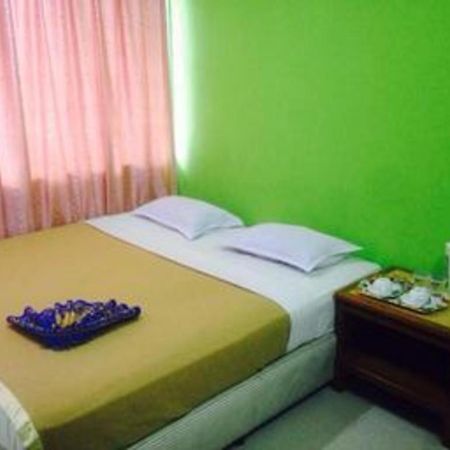 F Hotel Sungai Dua Bukit Exteriér fotografie