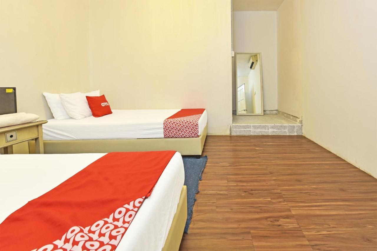 F Hotel Sungai Dua Bukit Exteriér fotografie