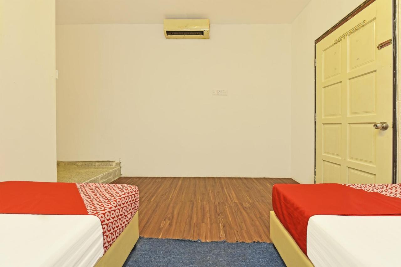 F Hotel Sungai Dua Bukit Exteriér fotografie
