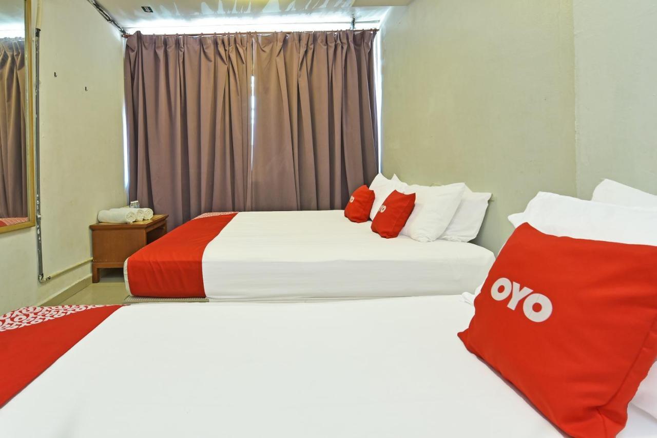 F Hotel Sungai Dua Bukit Exteriér fotografie