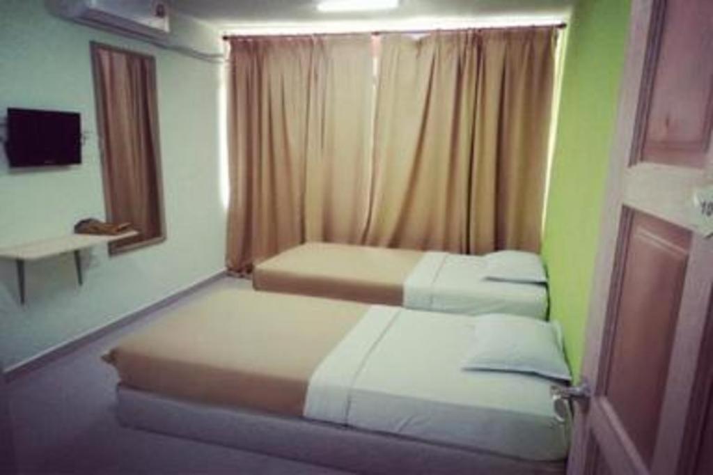 F Hotel Sungai Dua Bukit Exteriér fotografie
