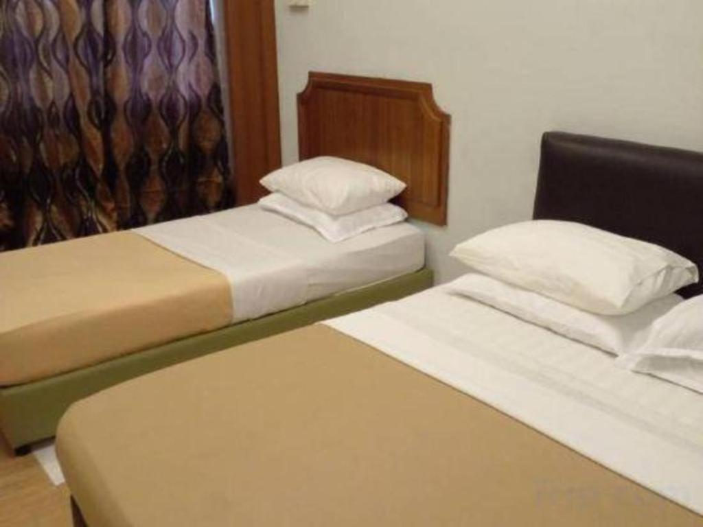 F Hotel Sungai Dua Bukit Exteriér fotografie